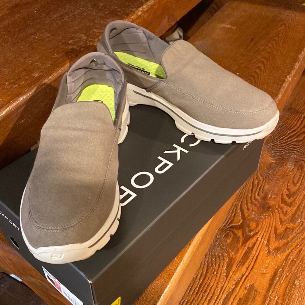 Skechers go walk 3 pillars size 12 tan in color